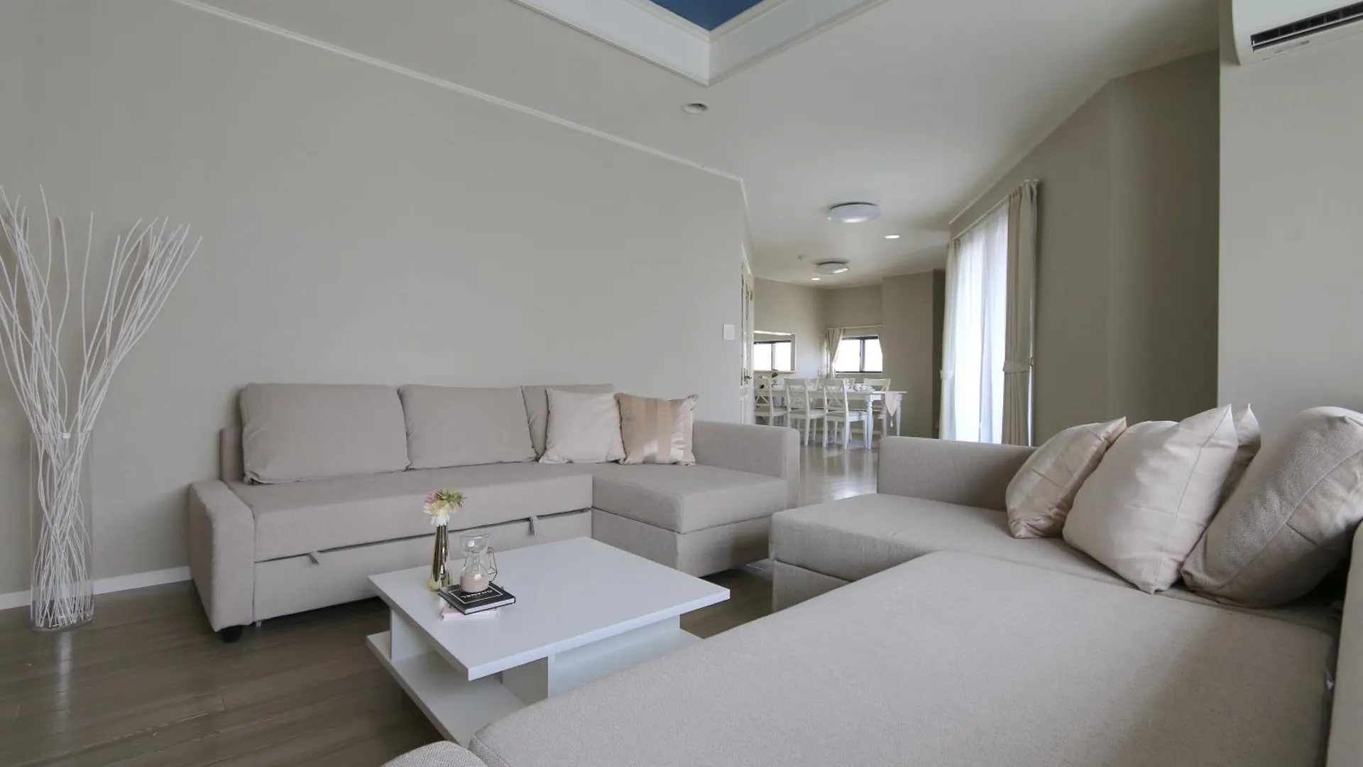 Elle Namba Villa Osaka 0*,  Japan
